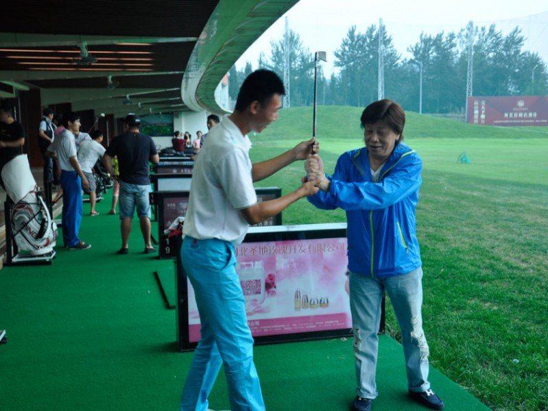 最后的高尔夫之旅：挥杆间的江湖告别