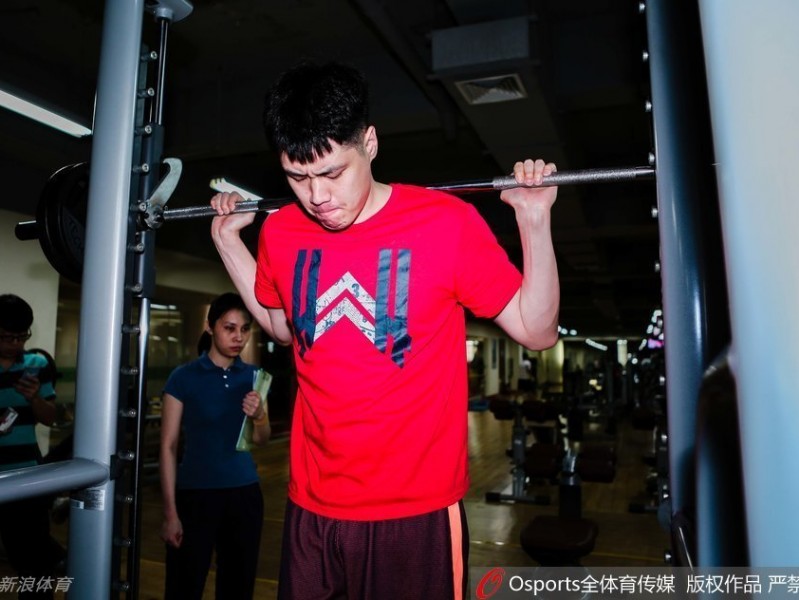 浴火重生：贺天举的漫长康复路与未完的篮球梦