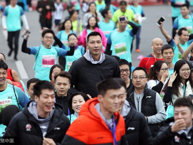 冬日莞马燃情开跑 易建联携广东男篮众将助阵添彩