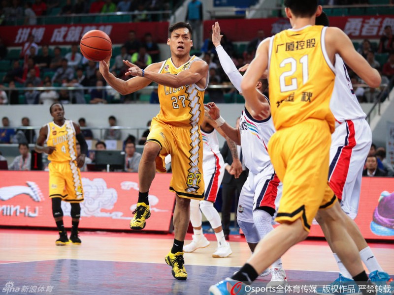 CBA经典回顾：广厦青春风暴席卷联赛，国产双星闪耀赛场