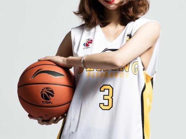 篮球宝贝为北控注入激情，钟情马布里闪耀赛场