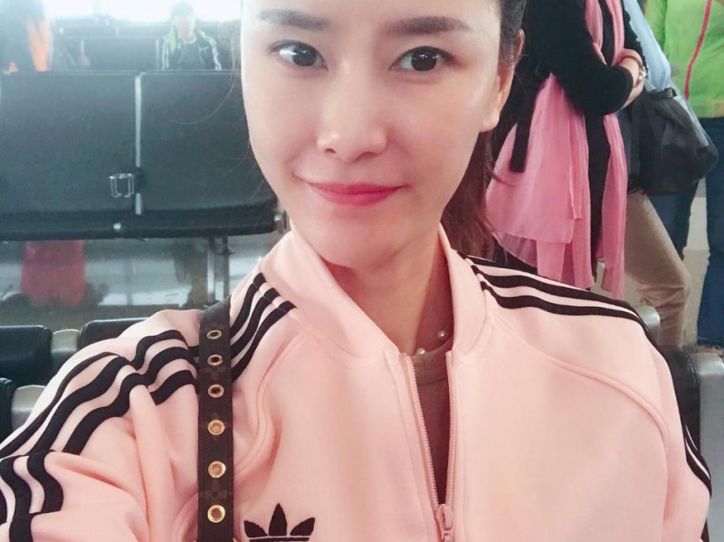 最美女篮国手许诺惊艳亮相，长腿倩影引网友疯狂点赞