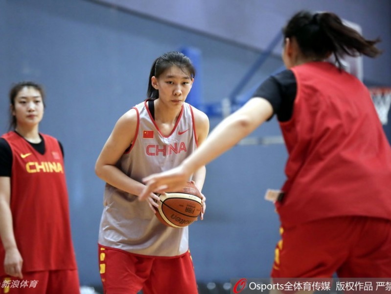 京华砺剑为世界杯蓄力，女篮新阵容展现蓬勃朝气