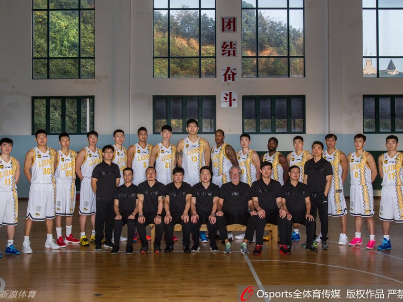 青春风暴与老将灵魂：回忆2015-16赛季浙江广厦男篮的激情岁月