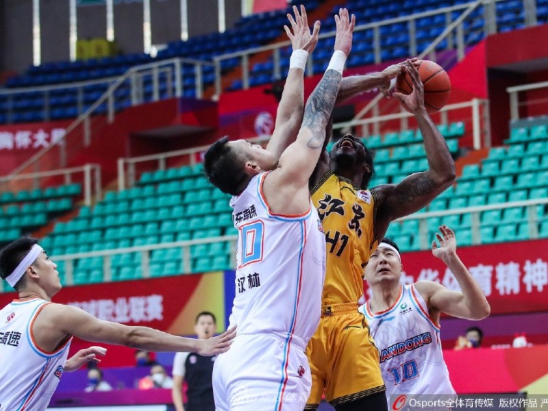 五连胜惊魂：山东高速客场上演三分雨，肯帝亚青年军虽败犹荣