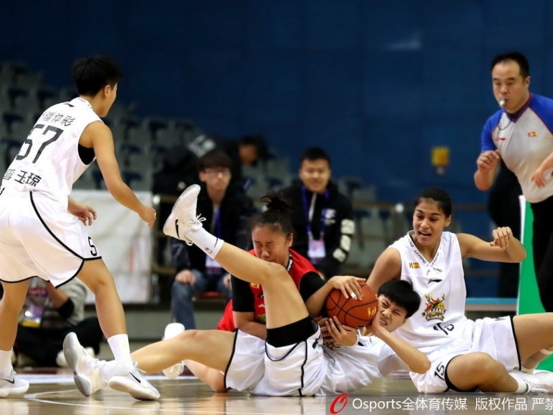 新疆玫瑰主场绽放力克八一 豪取联赛六轮关键胜利