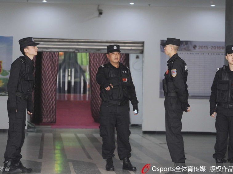 安保森严下的新王加冕：四川男篮登顶CBA之巅