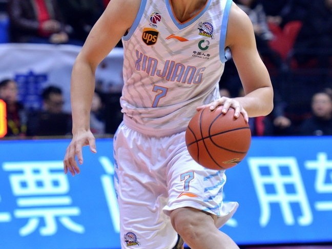 红山盛宴：新疆飞虎火力全开，同曦外援三叉戟难阻连胜步伐