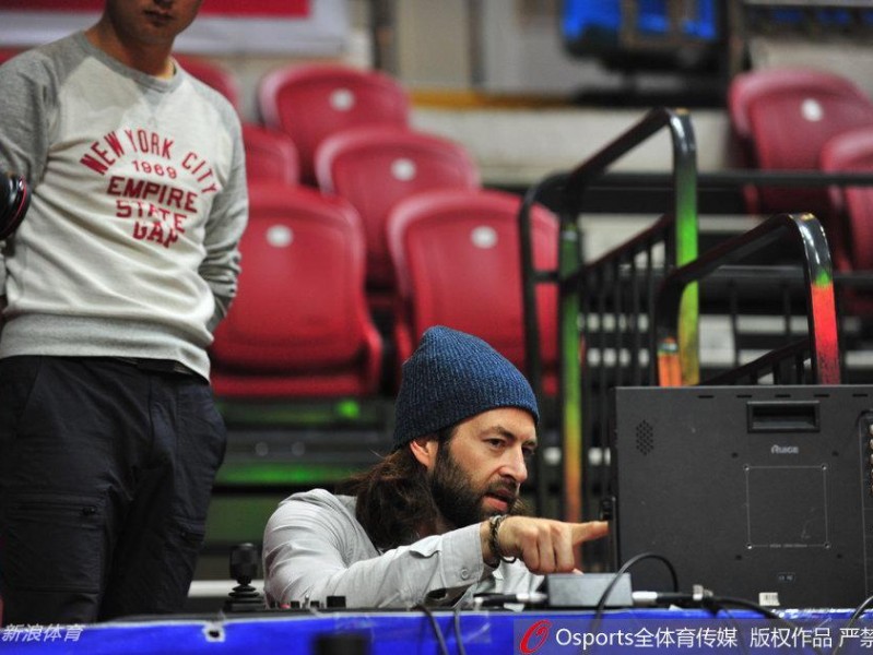 CBA总决赛引入美国转播团队，精校计时器只为毫厘间的公正