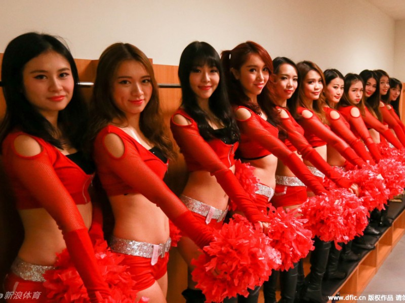 CBA赛场上的活力风景线 啦啦队文化助力联赛新篇章