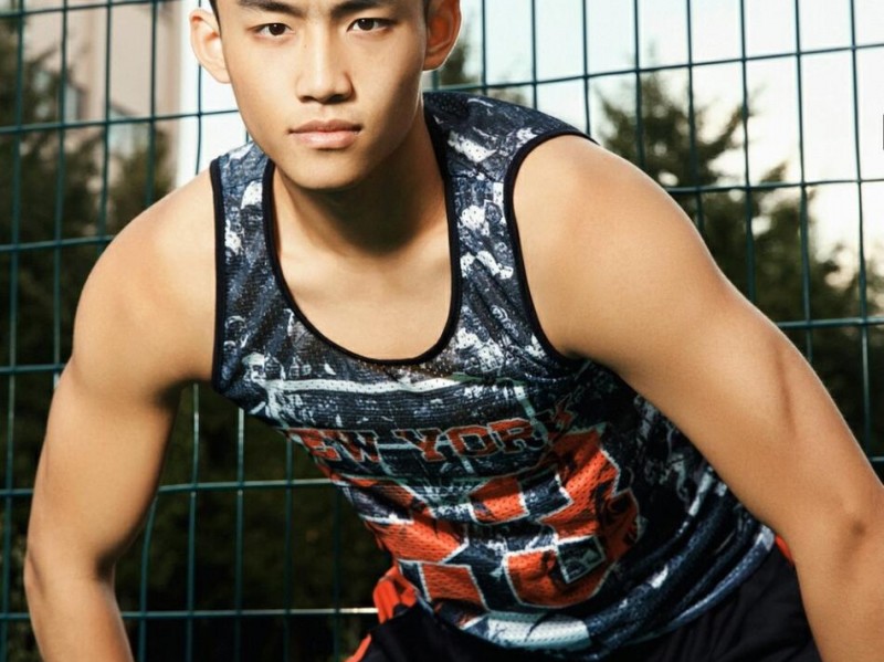 颜值与热爱并存：揭秘那些刷爆网络的篮球少年们