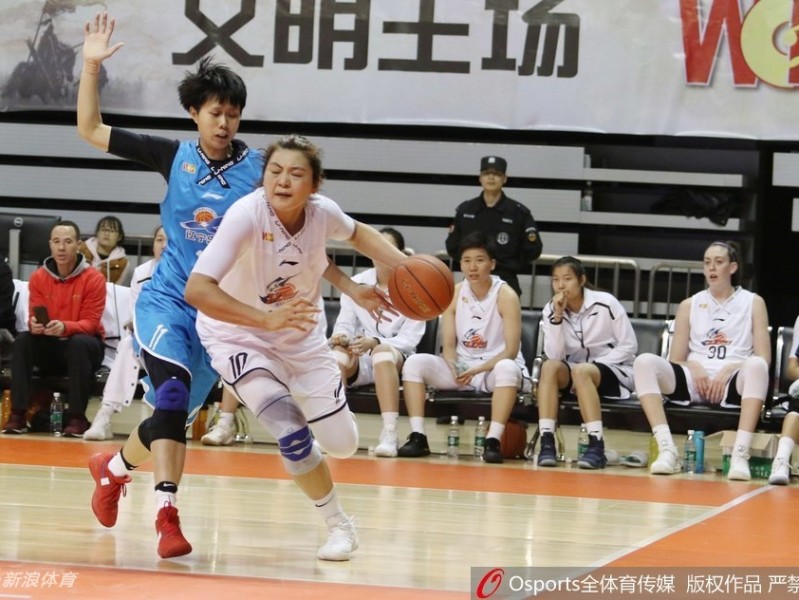 上海女篮大胜辽宁赢下联赛第八轮对决