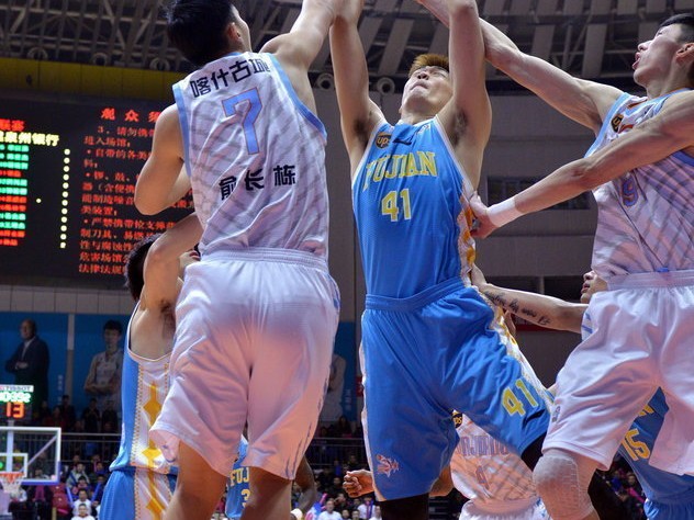 红山体育馆烽烟再起 新疆飞虎的冠军之师