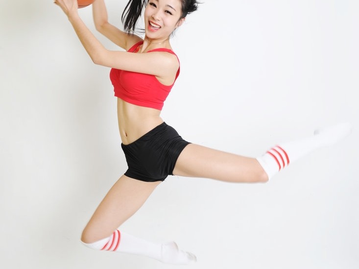 齐鲁热舞耀篮途：山东高速炫舞团啦啦队用指尖旋球舞动青春风暴