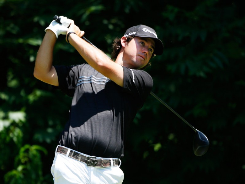 强鹿精英赛哈曼首冠圆梦 未婚妻相伴共举奖杯泪洒赛场