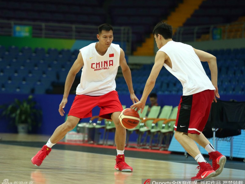 男篮蓝下：回望2016年盛夏，那一代人的热血与坚持