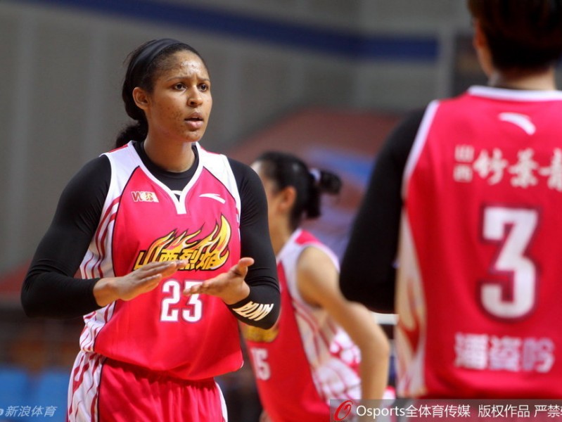 坎贝奇逆天表演与玛雅摩尔回归，WCBA硝烟四起燃爆寒冬