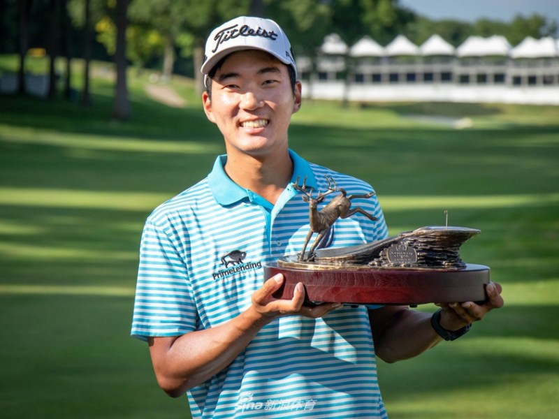 强鹿精英赛新王加冕迈克尔金八杆优势破纪录夺冠