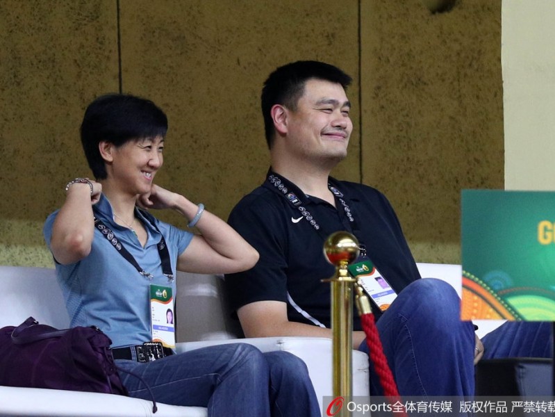 女篮亚洲杯姚明观战喜添表情包 中国姑娘狂胜菲律宾昂首进四强