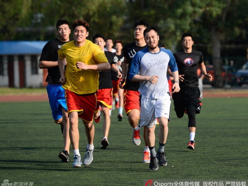 揭秘！宫鲁鸣挂帅中国男篮海埂高原备战，众将苦练只为里约绽放