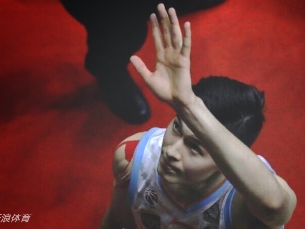 从阿勒泰走出的篮球画家阿不都沙拉木正在描绘属于自己的宏伟蓝图