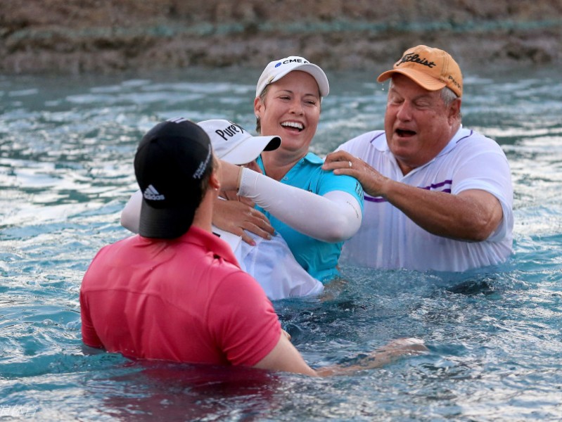 冠军池中的永恒一跃：波比池传承的女子高尔夫荣耀与变迁