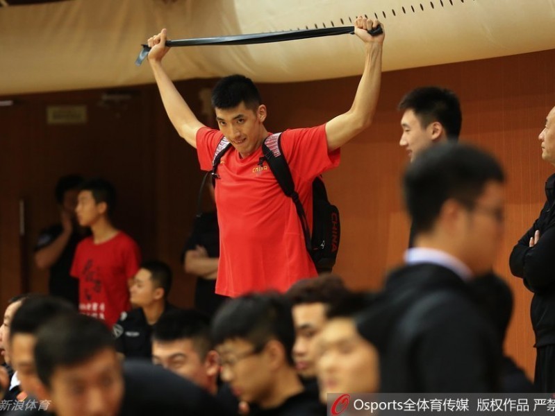 国奥男篮挥汗备战 青春力量静待绽放