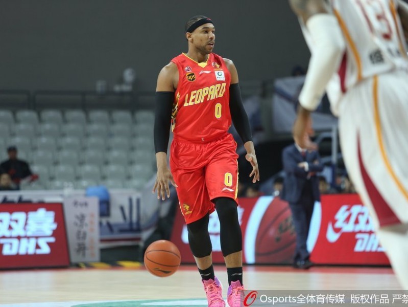 萨林杰狂轰31+15导演逆转，吴前七记三分难阻深圳双杀浙江