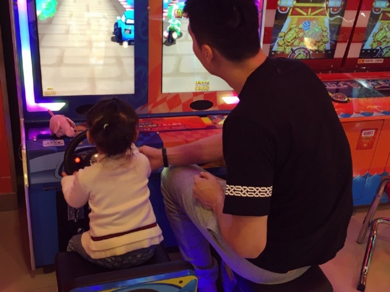 奶爸孙悦的暖心陪伴与蜕变：那些与小月亮有关的温柔时光