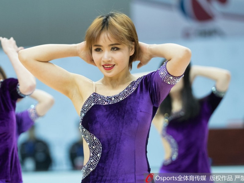 肯帝亚主场篮球宝贝激情热舞，引爆苏沪大战球迷热情