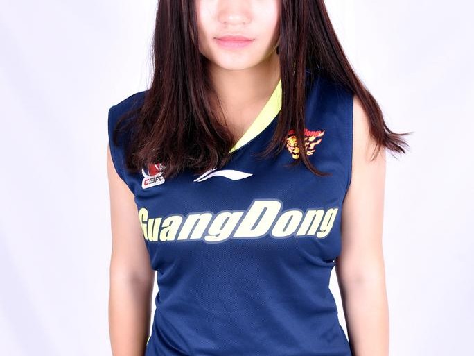 广东宏远篮球宝贝惊艳亮相 新赛季盼与球队共创辉煌