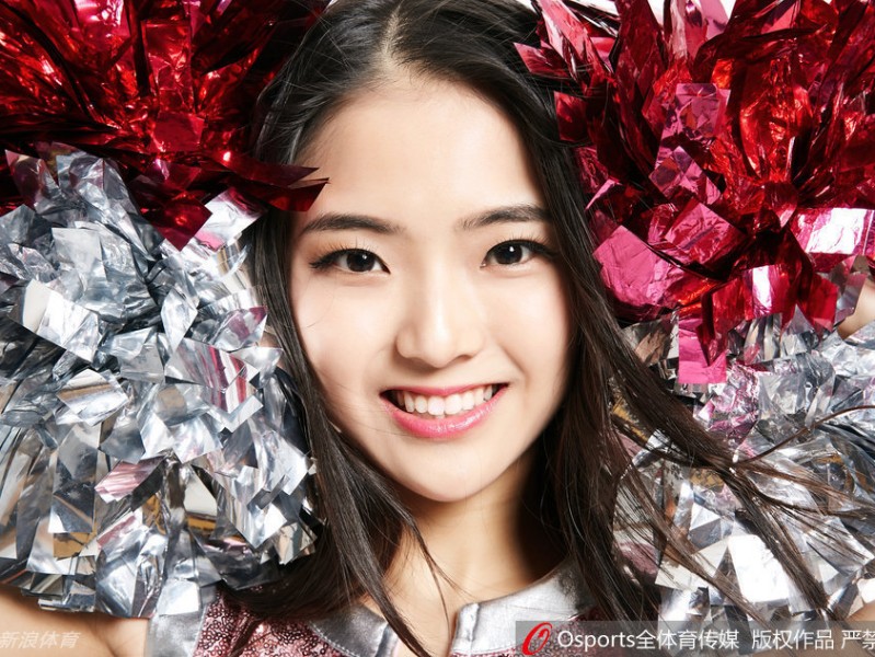 粉嫩写真展多样魅力，浙江蕞红啦啦队甜美与性感的梦幻协奏