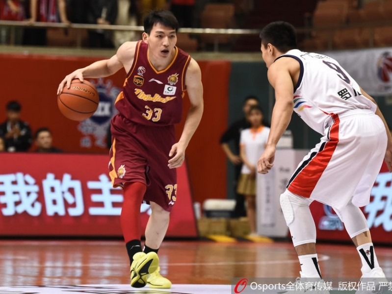 吴前三十一分独木难支，克里斯顿压哨打板绝杀广州险胜浙江