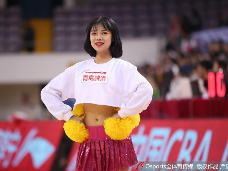 北京篮球宝贝赛场热舞惊艳时光，助力北控爆冷掀翻广东宏远