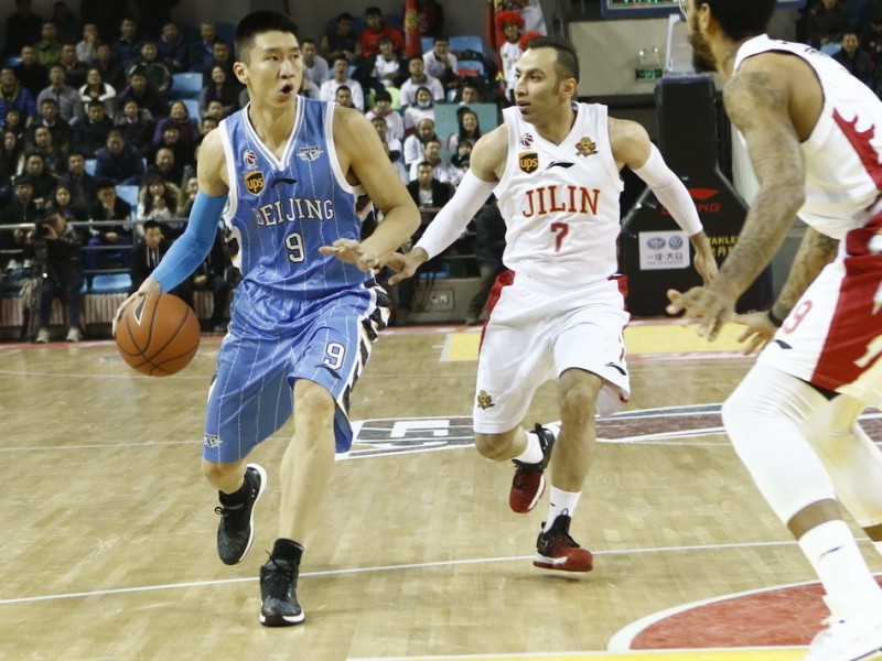 京吉大战一触即发 孙悦暴扣翟晓川平纪录难救主