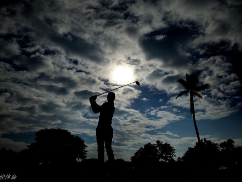 旭日挥杆夏威夷 李昊桐领先群雄展英姿