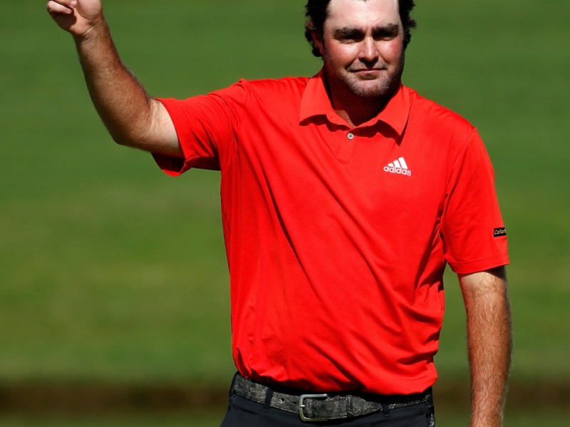 绿茵情缘：鲍迪奇胜利之吻与高尔夫的幸福交响