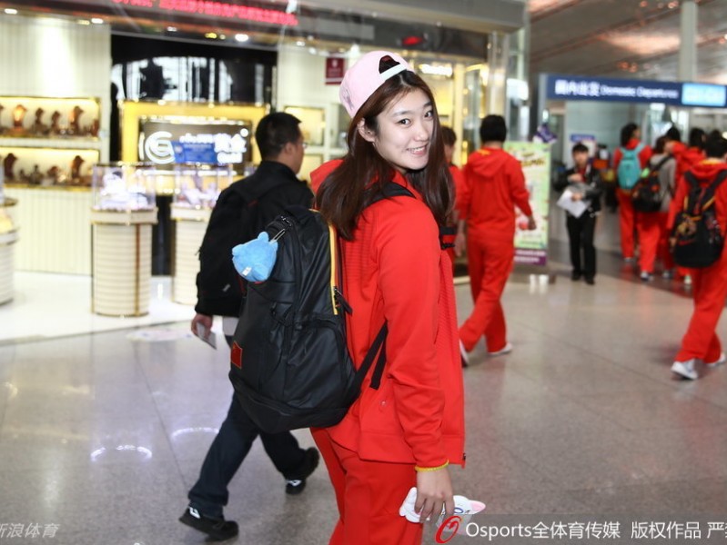 中国女篮富阳热身赛掠影 新星李梦回眸一笑定格最美风景