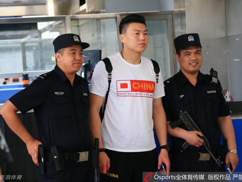 中国男篮宫鲁鸣时代：那些并肩作战的笑与泪