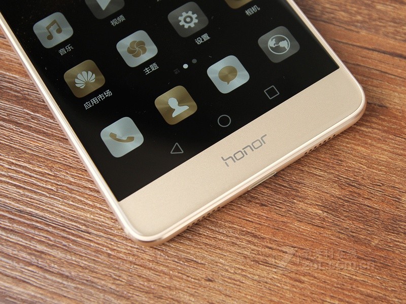 荣耀V8深度体验：一台让我又爱又“恨”的旗舰机