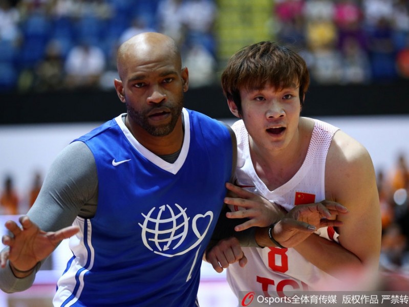 爱燃动香江：周琦小丁迎今夏国家队首秀，姚基金慈善赛温情落幕