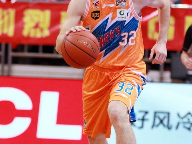 深圳烈豹主场大胜上海大鲨鱼，豪取五连胜