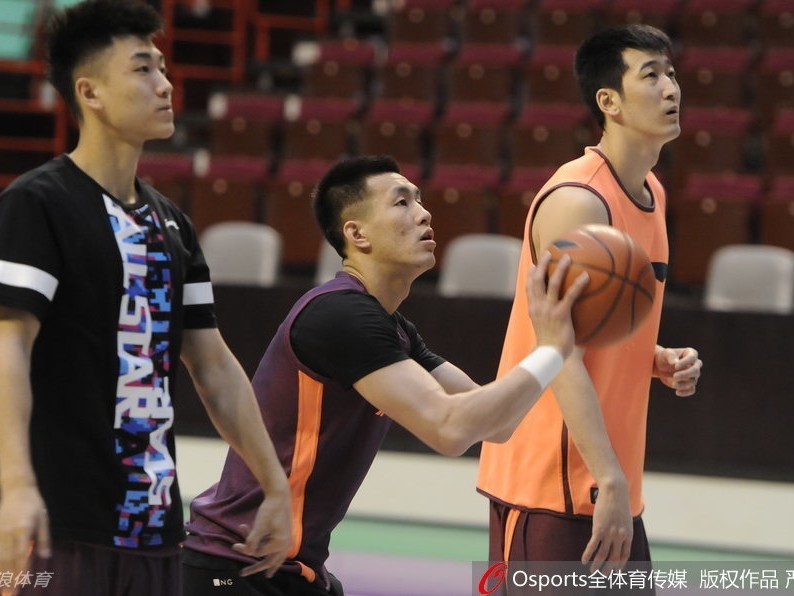 辽篮众将英姿勃发 主场力克新疆豪取关键胜利