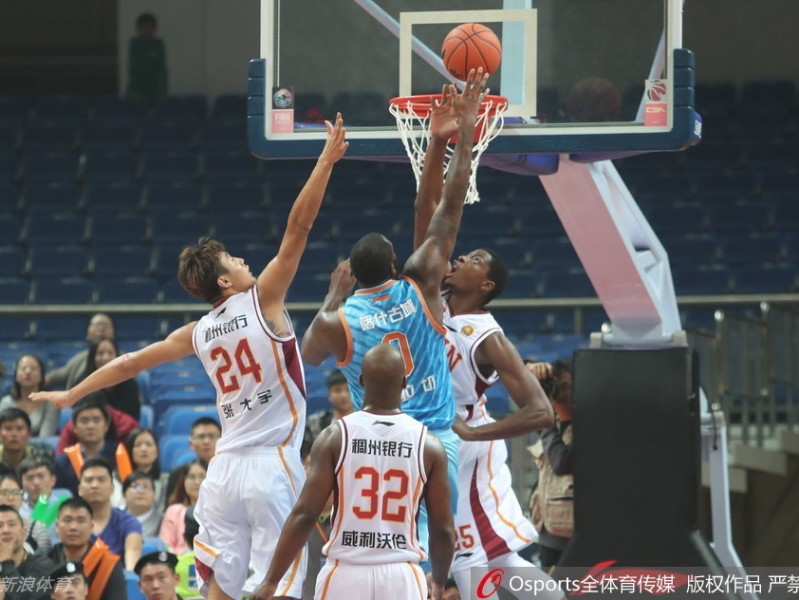 疆浙激战录：周琦布拉切双塔擎天，沃伦独木难支