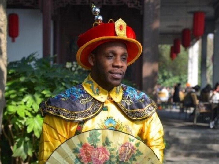 哈德森龙袍加身全家福 辽篮之神中国年味浓