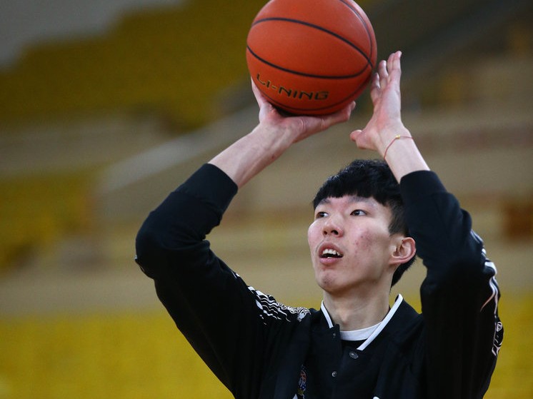 雪豹冬训：二〇一六新疆男篮的争冠序曲