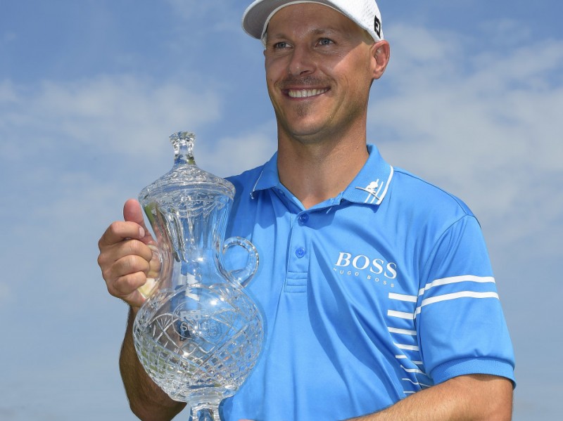 克瑞的回归之路暴雨后的拥抱与圣裘德奖杯的荣光