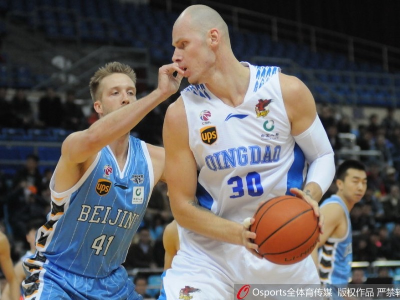 CBA第23轮：青岛双星苦战不敌北京首钢，兰佩伤退成转折点