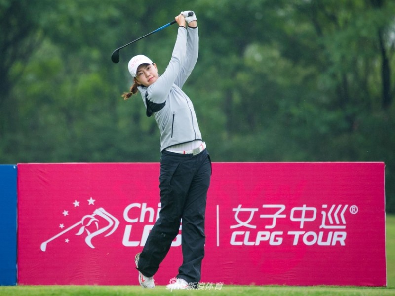 武汉东方高球木兰争艳 CLPGA挑战赛首轮挥杆启幕