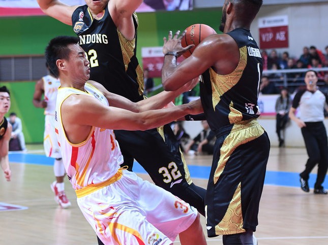 丁彦雨航狂砍三十五分难救主，同曦三外援爆发终结山东七连胜